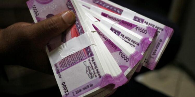 Pune Fake Currency Racket : Pune Police Busts Major Fake Currency Racket with Delhi-Ghaziabad Links